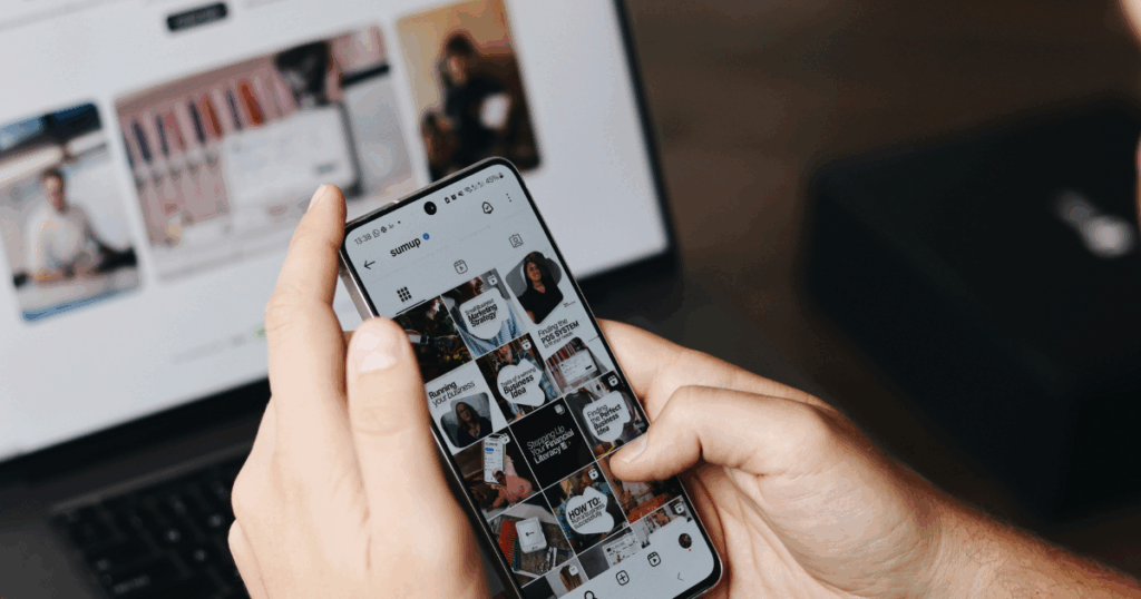 Instagramでリサーチをする運用担当