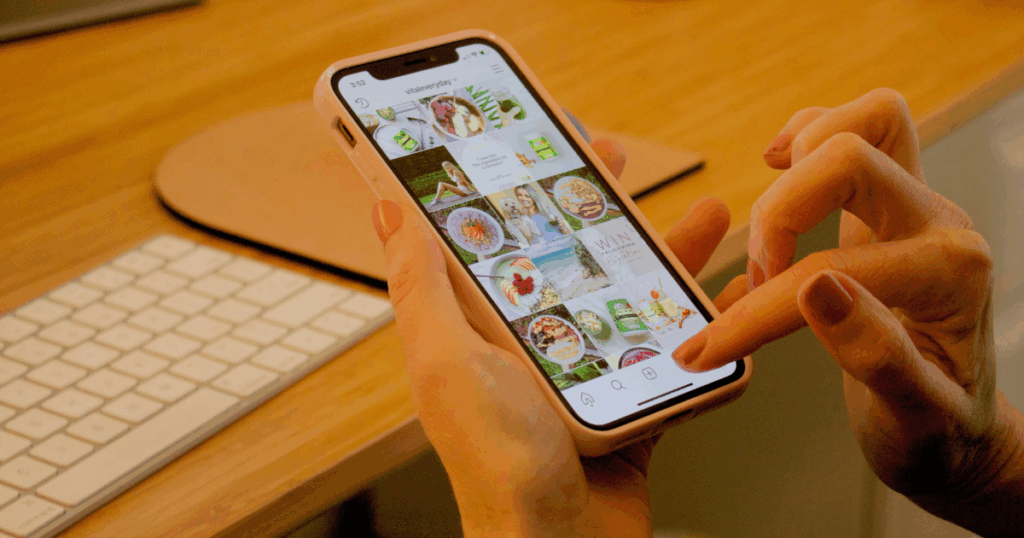 Instagramの投稿をするユーザー